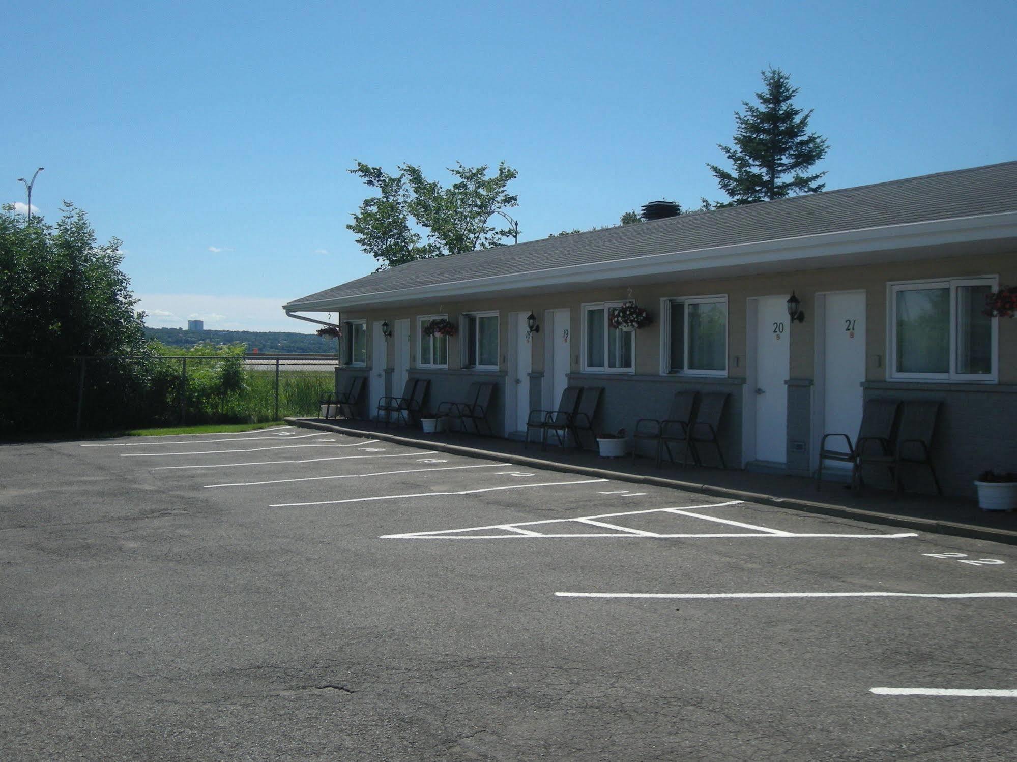 Motel Chevalier Québec Zewnętrze zdjęcie